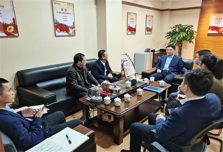 覃振華會(huì)見桂林銀行柳州分行行長楊磊