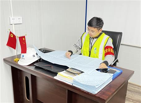 【勞動(dòng)美 樹(shù)榜樣】蒙保賓：扎根一線(xiàn)踐初心 實(shí)干作答淬匠心